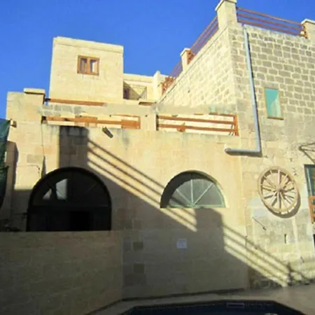 5 Bedrooms With Private Pool Terrace And Wifi At L Għarb